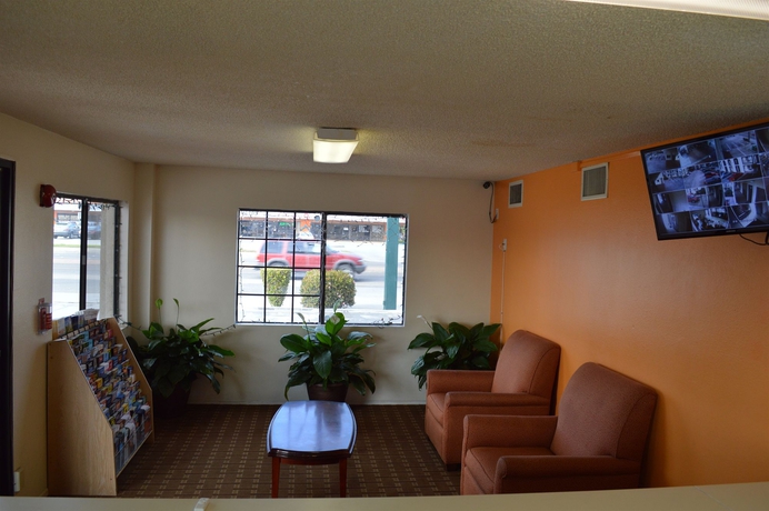 Imagen de los interiores del Hotel Anaheim National Inn. Foto 14