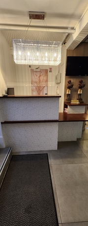 Imagen de los interiores del Hotel Anaïs Hôtel Bourges Nord Saint-Doulchard. Foto 17