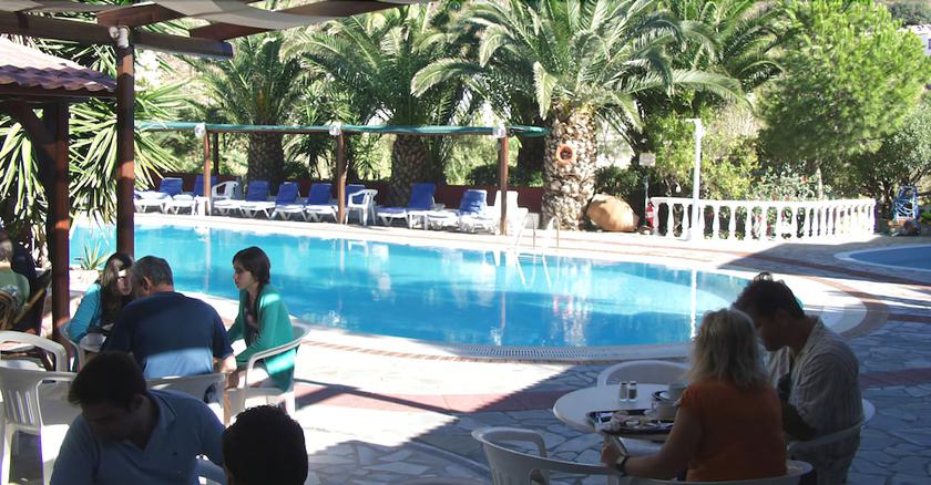 Imagen de la piscina del Hotel Anamar Patmos. Foto 18