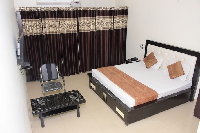 Imagen de la habitación del Hotel Anamsa Residency. Foto 13