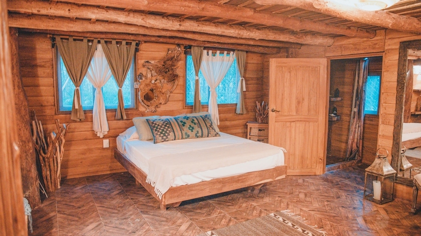 Imagen de la habitación del Hotel Anand Ecoaldea. Foto 8