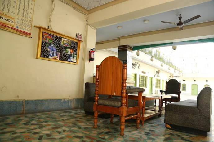 Imagen de los interiores del Hotel Anand Palace, Gwalior. Foto 10