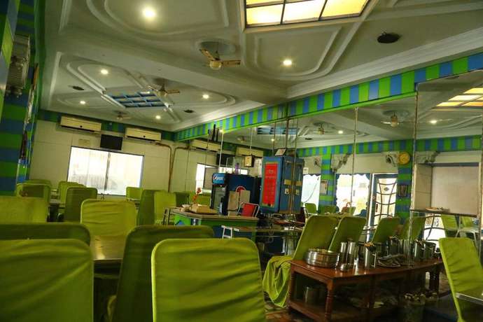 Imagen del bar/restaurante del Hotel Anand Palace, Gwalior. Foto 6