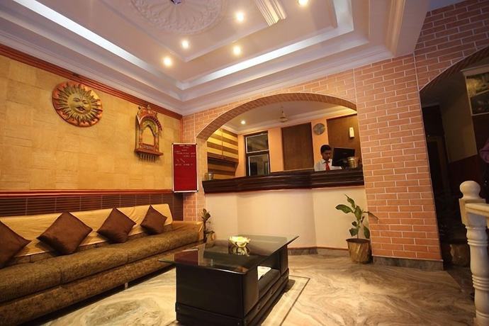 Imagen de los interiores del Hotel Anand Palace, Udaipur. Foto 19