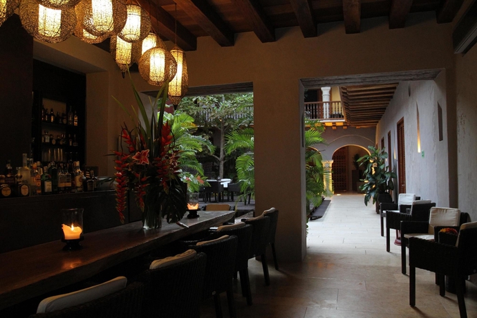 Imagen del bar/restaurante del Hotel Ananda Boutique. Foto 8