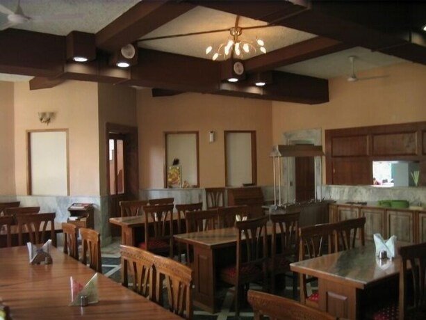 Imagen del bar/restaurante del Hotel Ananda Krishna Van. Foto 23