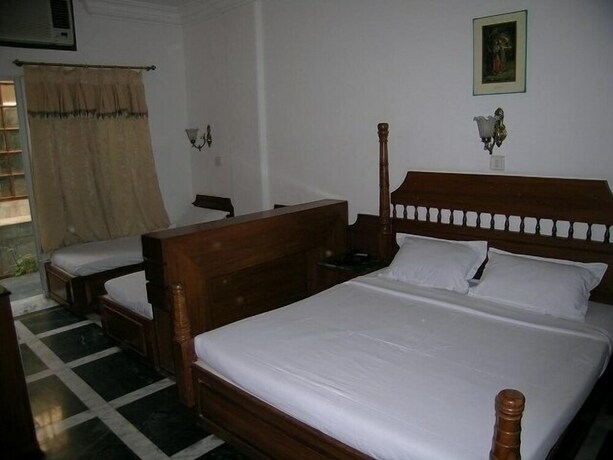 Imagen de la habitación del Hotel Ananda Krishna Van. Foto 25