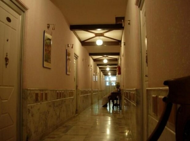 Imagen de los interiores del Hotel Ananda Krishna Van. Foto 40