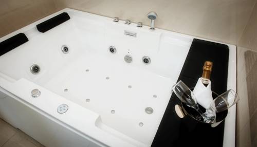 Imagen de la habitación del Hotel Ananda Wellness Retreat. Foto 3