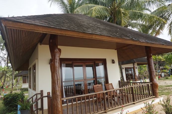 Imagen de la habitación del Hotel Anandah Beach Resort. Foto 7