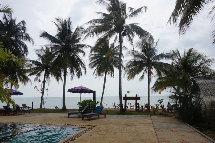 Imagen de la piscina del Hotel Anandah Beach Resort. Foto 19