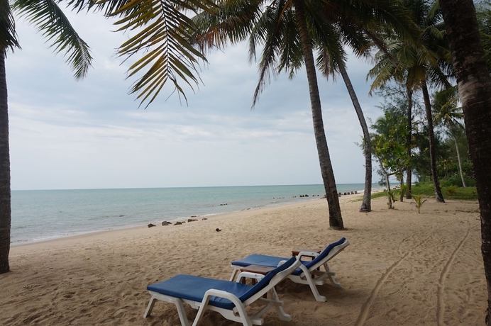 Imagen de los exteriores del Hotel Anandah Beach Resort. Foto 16