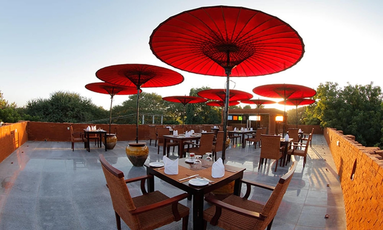 Imagen del bar/restaurante del Hotel Ananta Bagan. Foto 2