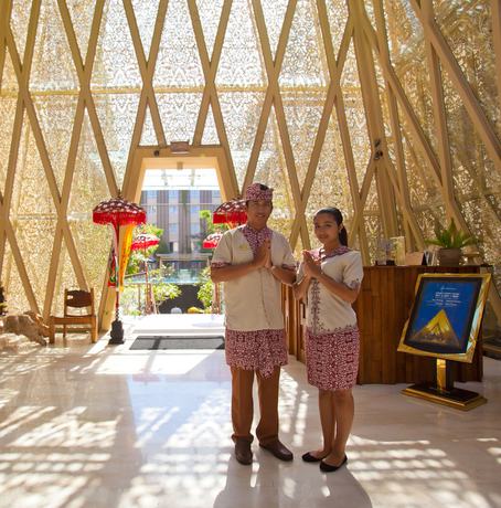 Imagen de los interiores del Hotel Ananta Legian. Foto 15