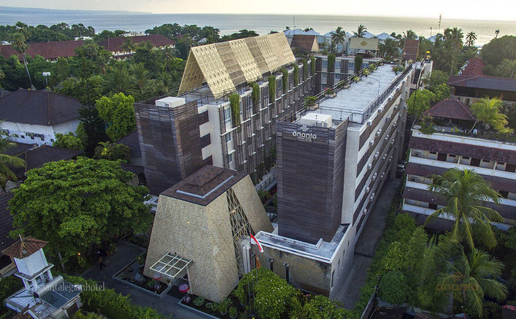 Imagen de los exteriores del Hotel Ananta Legian. Foto 13