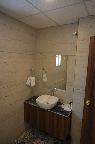 Imagen de la habitación del Hotel Ananta Sayana. Foto 14