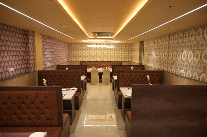 Imagen del bar/restaurante del Hotel Ananta Sayana. Foto 4