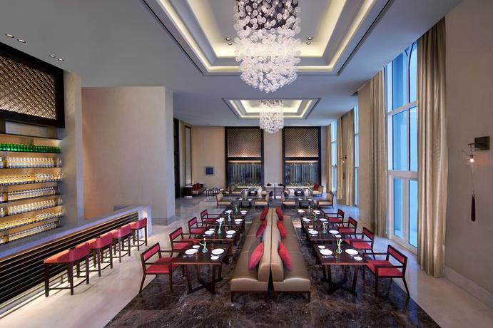 Imagen del bar/restaurante del Hotel Anantara Eastern Mangroves Abu Dhabi. Foto 7