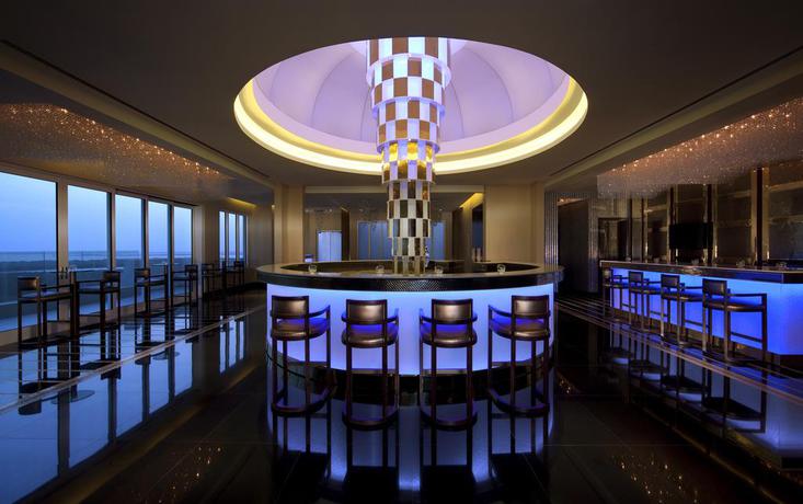 Imagen del bar/restaurante del Hotel Anantara Eastern Mangroves Abu Dhabi. Foto 11
