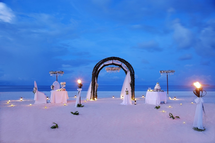 Imagen de los exteriores del Hotel Anantara Kihavah Maldives Villas. Foto 15