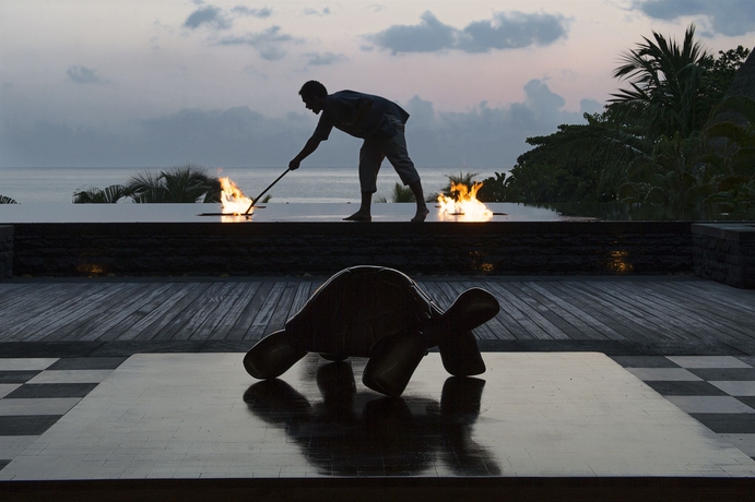 Imagen de los interiores del Hotel Anantara Maia Seychelles Villas. Foto 11