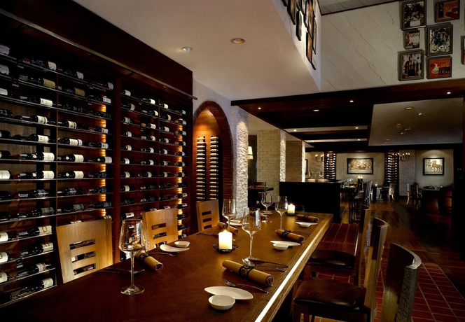 Imagen del bar/restaurante del Hotel Anantara Riverside Bangkok Resort - Sha Plus. Foto 4