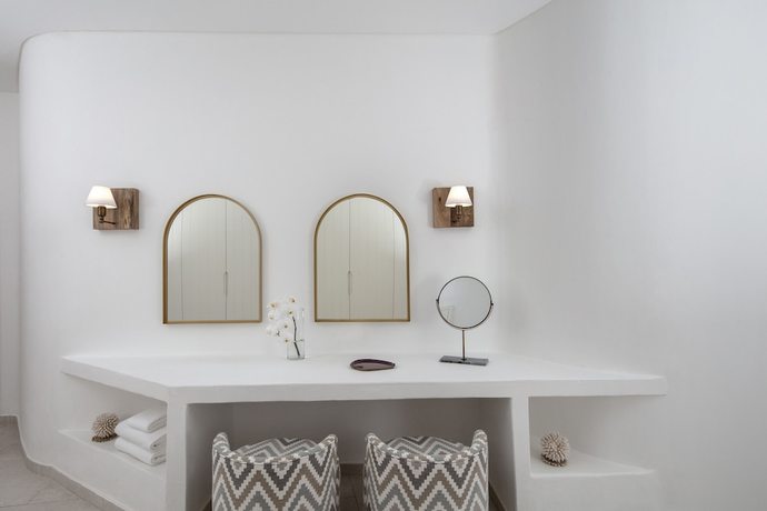 Imagen de la habitación del Hotel Anantara Santorini Abu Dhabi Retreat. Foto 6