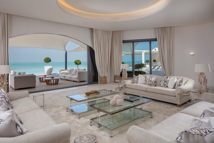 Imagen de los interiores del Hotel Anantara Santorini Abu Dhabi Retreat. Foto 19
