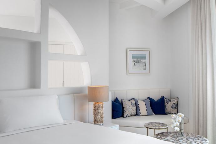 Imagen de la habitación del Hotel Anantara Santorini Abu Dhabi Retreat. Foto 12