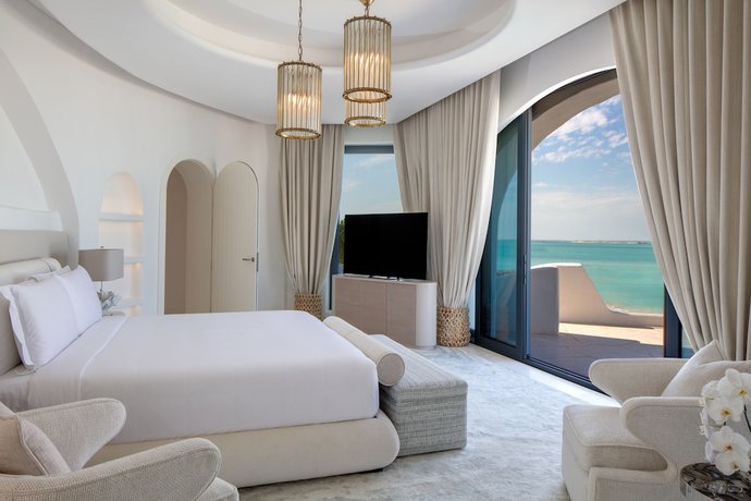 Imagen de la habitación del Hotel Anantara Santorini Abu Dhabi Retreat. Foto 14