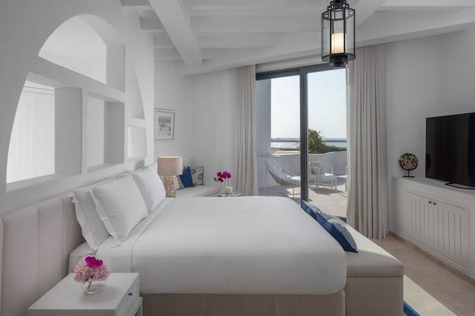 Imagen de la habitación del Hotel Anantara Santorini Abu Dhabi Retreat. Foto 18