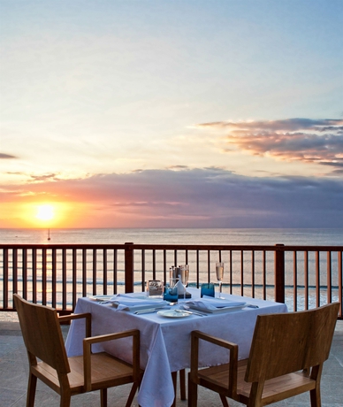 Imagen del bar/restaurante del Hotel Anantara Uluwatu Bali Resort. Foto 3