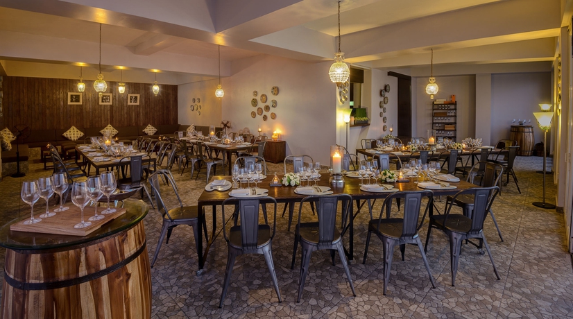 Imagen del bar/restaurante del Hotel Anantara Uluwatu Bali Resort. Foto 4