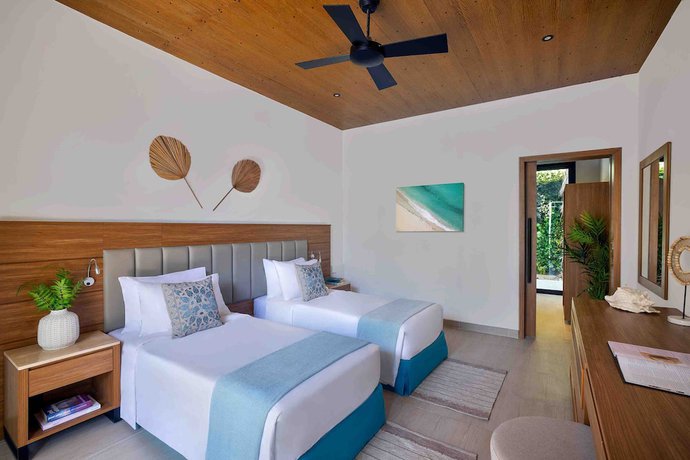 Imagen de la habitación del Hotel Anantara World Islands Dubai Resort. Foto 4