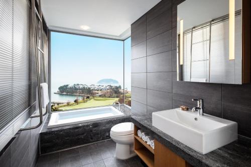 Imagen de la habitación del Hotel Ananti at Namhae. Foto 16