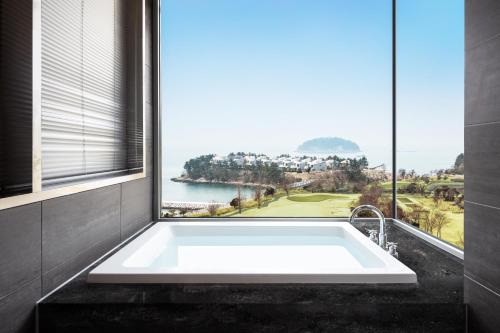 Imagen general del Hotel Ananti at Namhae. Foto 12