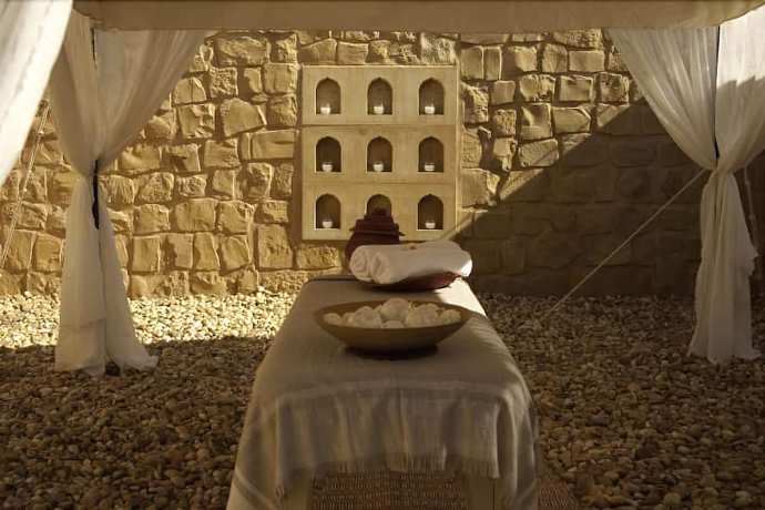 Imagen de la piscina del Hotel Anantra Resort Jaisalmer. Foto 20