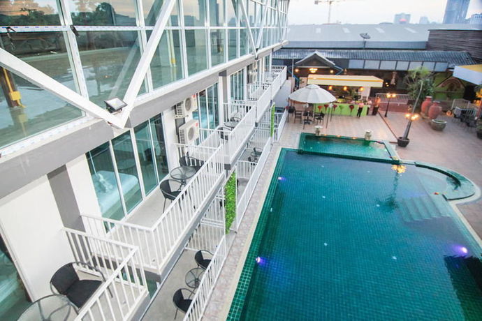 Imagen de la piscina del Hotel Anantra Resort Pattaya. Foto 10