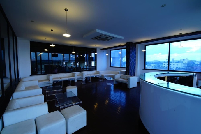 Imagen de los interiores del Hotel Ananya Comfortss. Foto 17