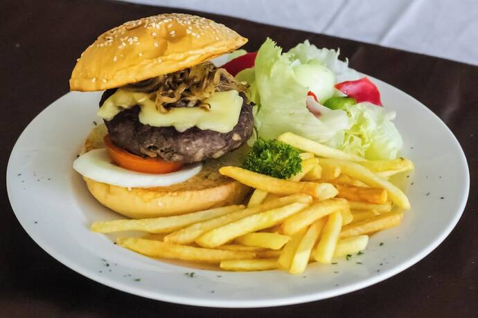 Imagen del bar/restaurante del Hotel Anara Airport. Foto 13