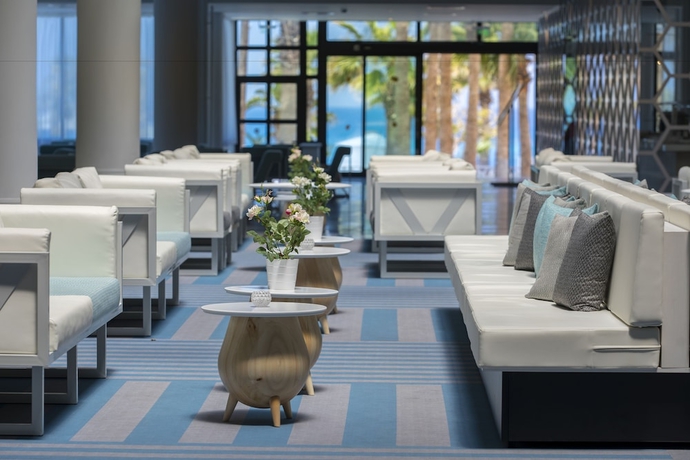 Imagen de los interiores del Hotel Anastasia Beach. Foto 15