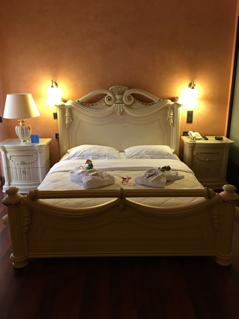 Imagen de la habitación del Hotel Anastazia Luxury Suites and Rooms. Foto 4