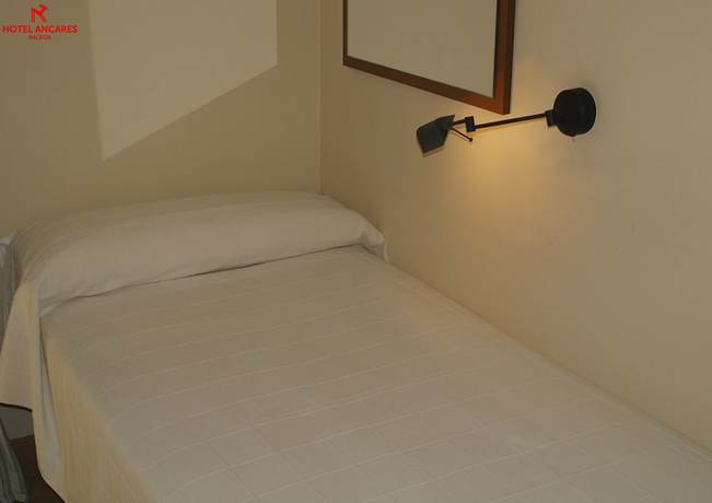 Imagen de la habitación del Hotel Ancares. Foto 17