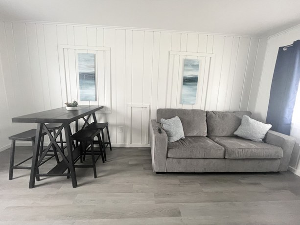Imagen de la habitación del Hotel Anchor Bay Inn and Suites. Foto 4