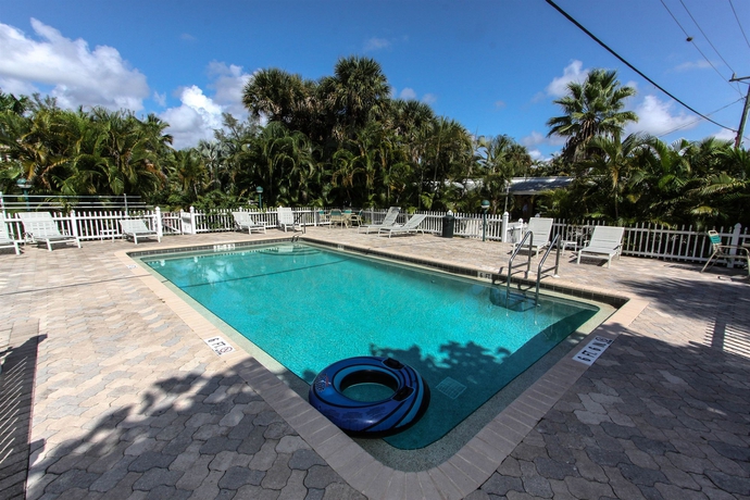 Imagen de la piscina del Hotel Anchor Inn and Cottages. Foto 14