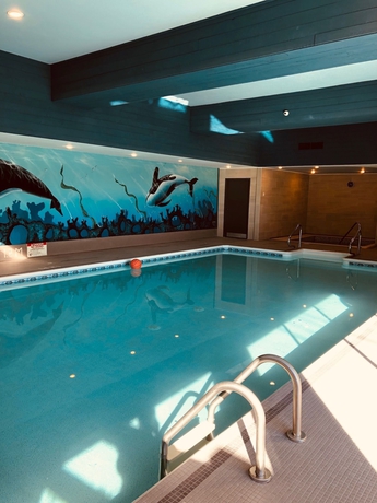 Imagen de la piscina del Hotel Anchor Inn and Suites. Foto 17