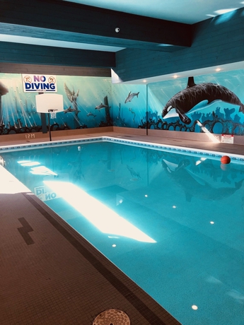 Imagen de la piscina del Hotel Anchor Inn and Suites. Foto 18