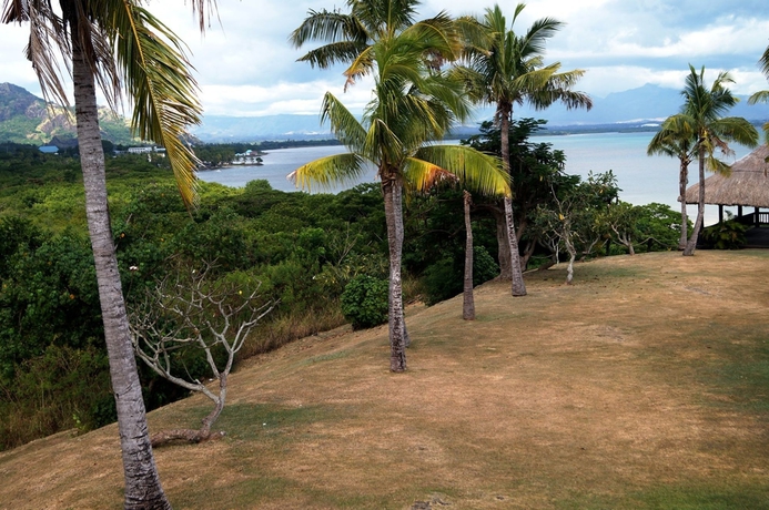 Imagen de los exteriores del Hotel Anchorage Beach Resort. Foto 6