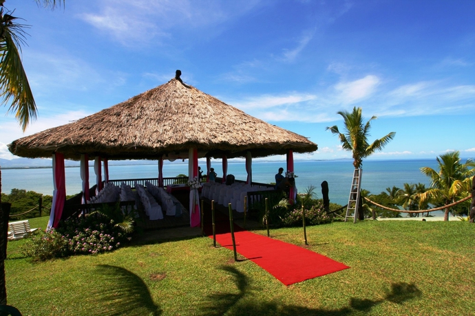 Imagen de los exteriores del Hotel Anchorage Beach Resort. Foto 8