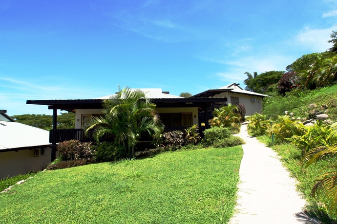 Imagen de los exteriores del Hotel Anchorage Beach Resort. Foto 11